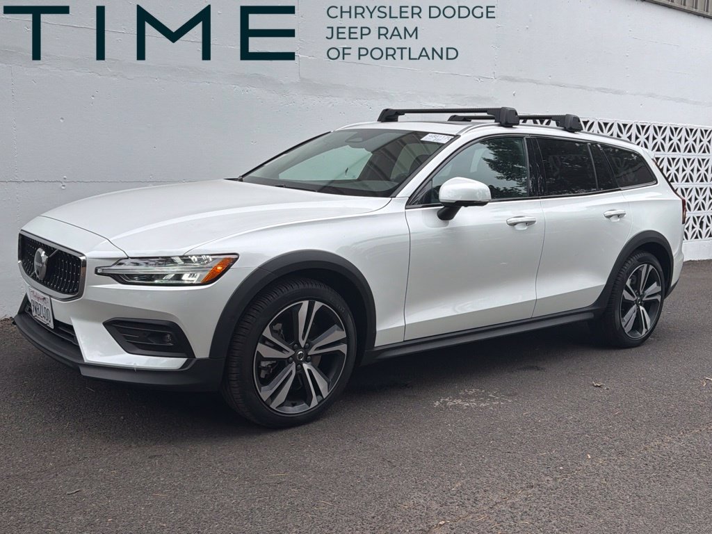 Used 2025 Volvo V60 B5 Cross Country Plus