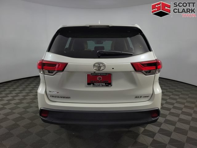 Used 2017 Toyota Highlander XLE AWD/4WD image 6