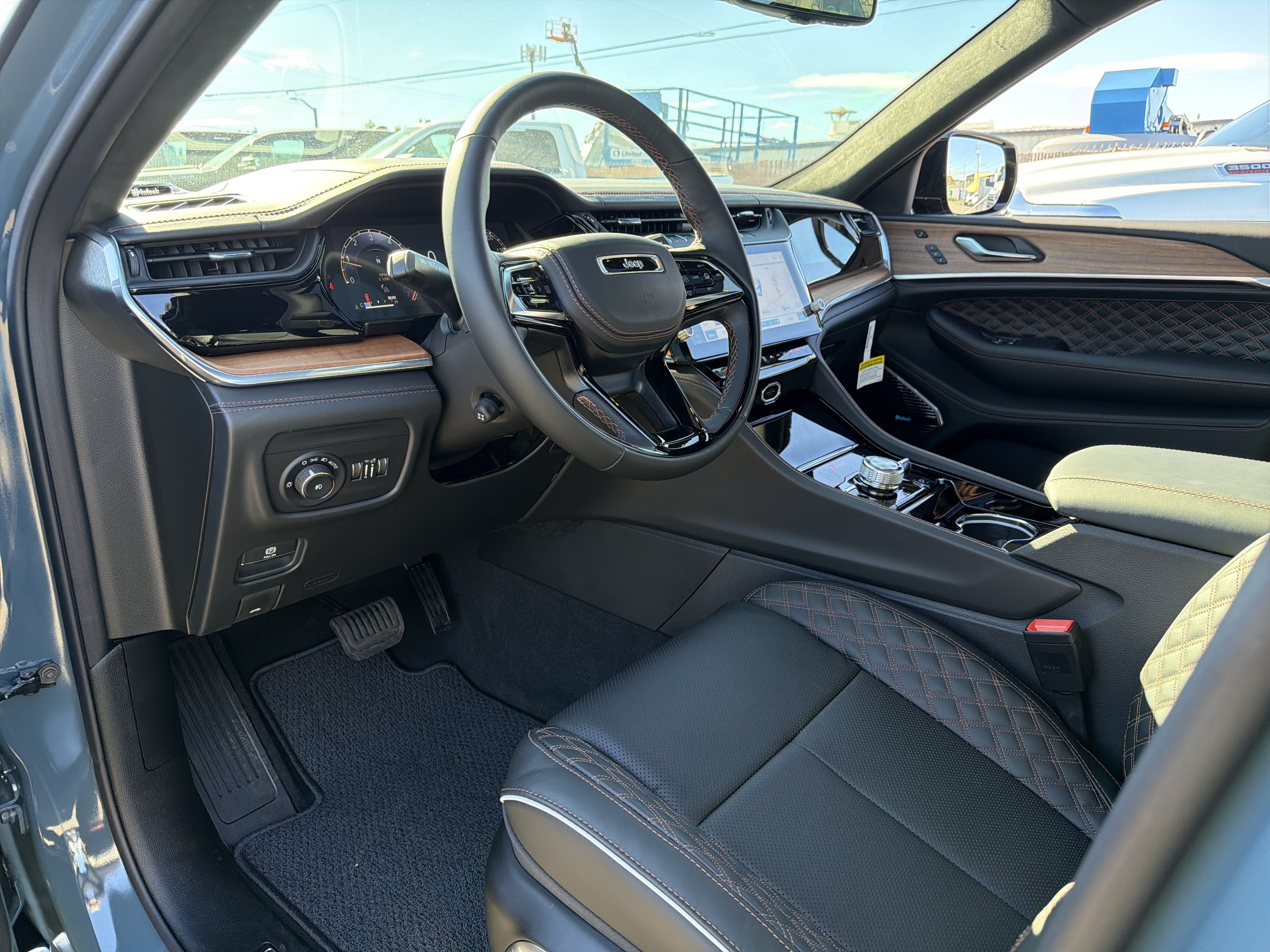 New 2027 Jeep Grand Cherokee Summit AWD/4WD image 8