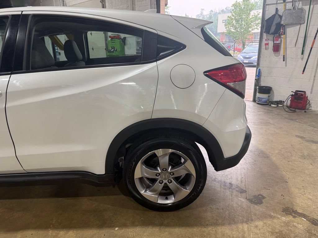 Used 2020 Honda HR-V LX image 11