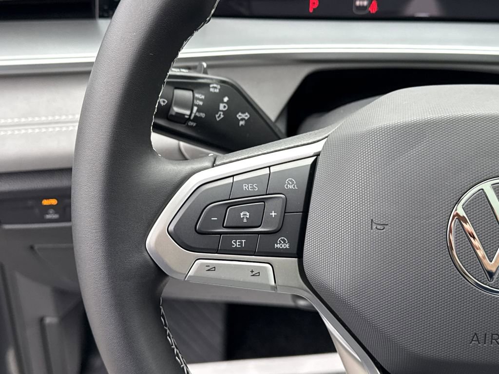 New 2026 Volkswagen Tiguan SE image 28