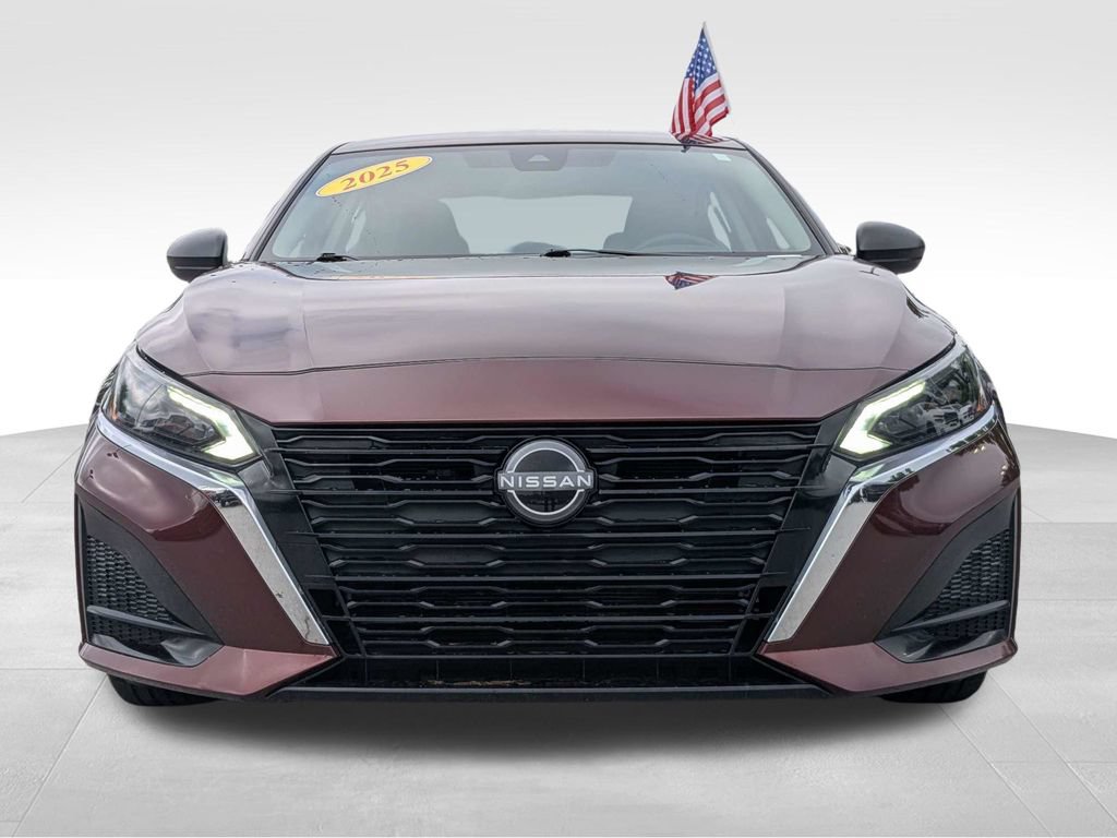 Used 2025 Nissan Altima 2.5 SV FWD image 8