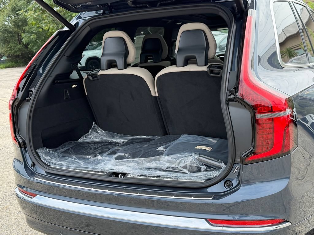 New 2026 Volvo XC90 B6 Plus w/ Protection Package Premier AWD/4WD image 14