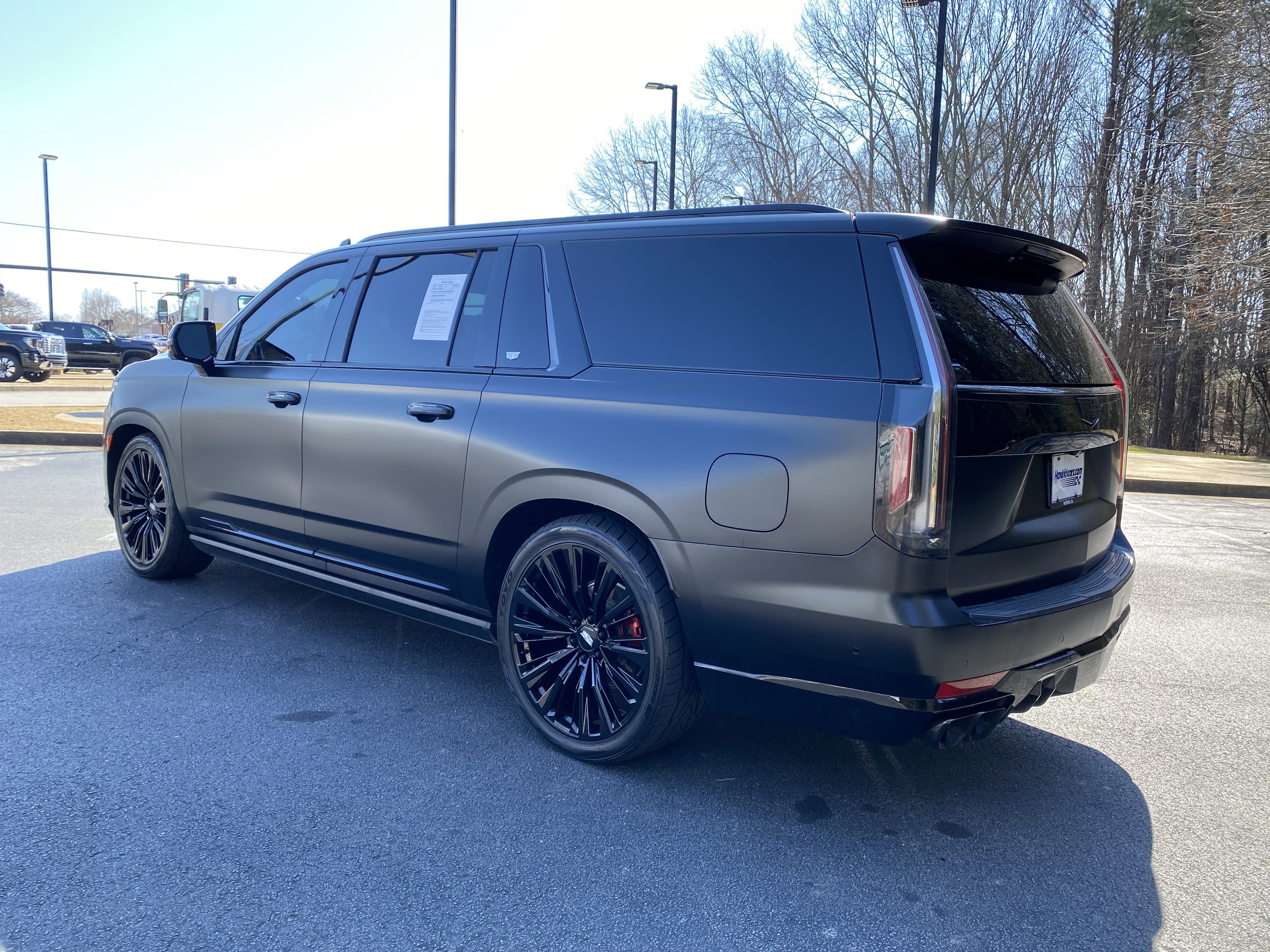 Used 2023 Cadillac Escalade ESV V image 7