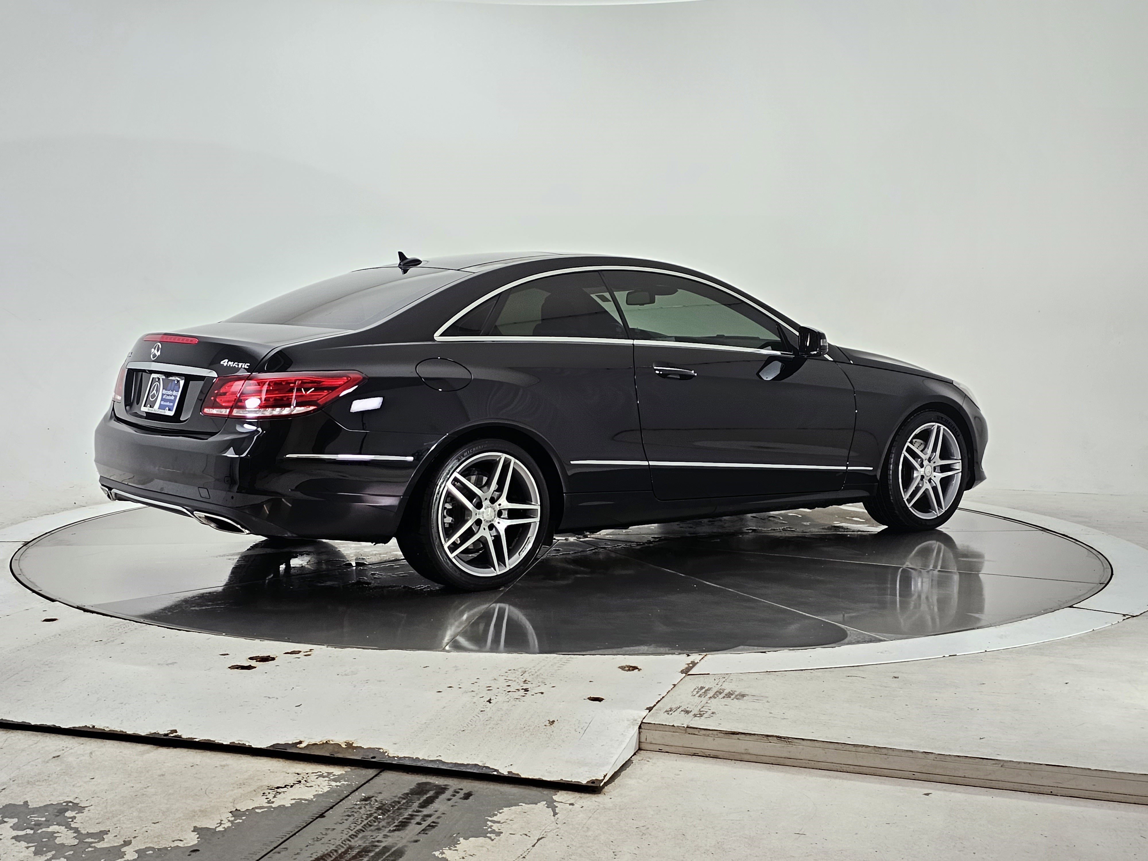 Used 2015 Mercedes-Benz E 400 4MATIC Coupe image 2