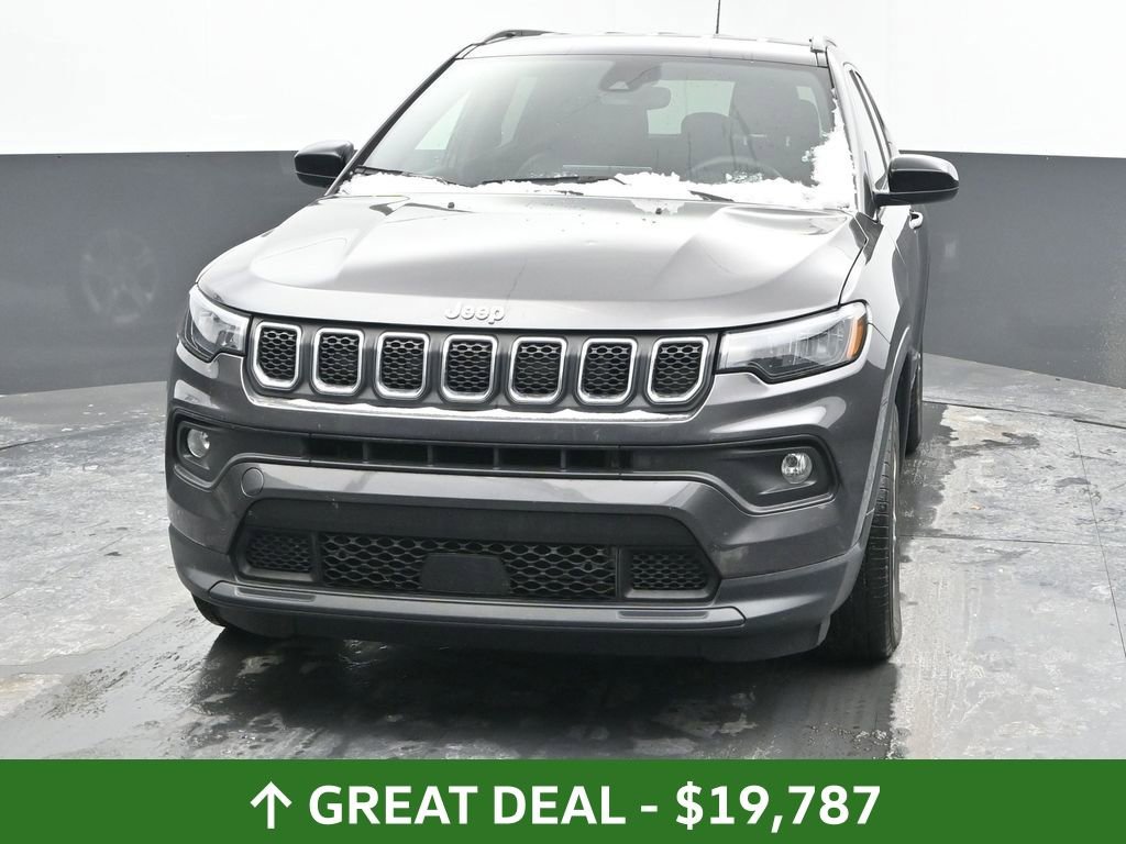 Used 2024 Jeep Compass Latitude image 5
