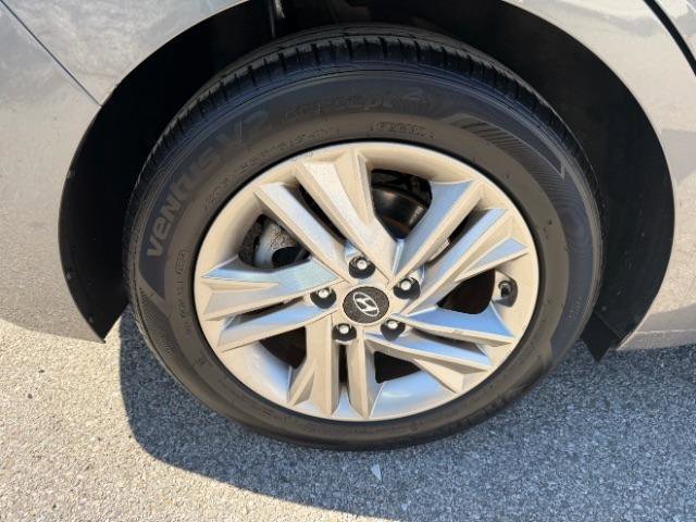 Used 2020 Hyundai Elantra SEL image 13