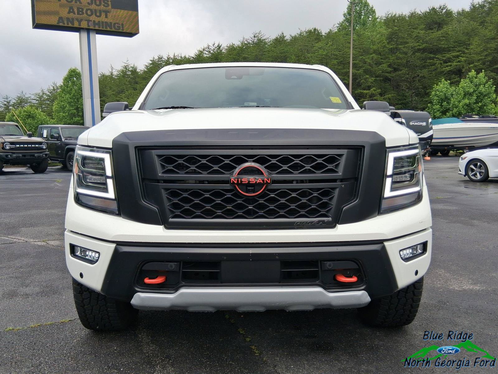 Used 2024 Nissan Titan PRO-4X w/ Pro-4x Convenience Package AWD/4WD image 8