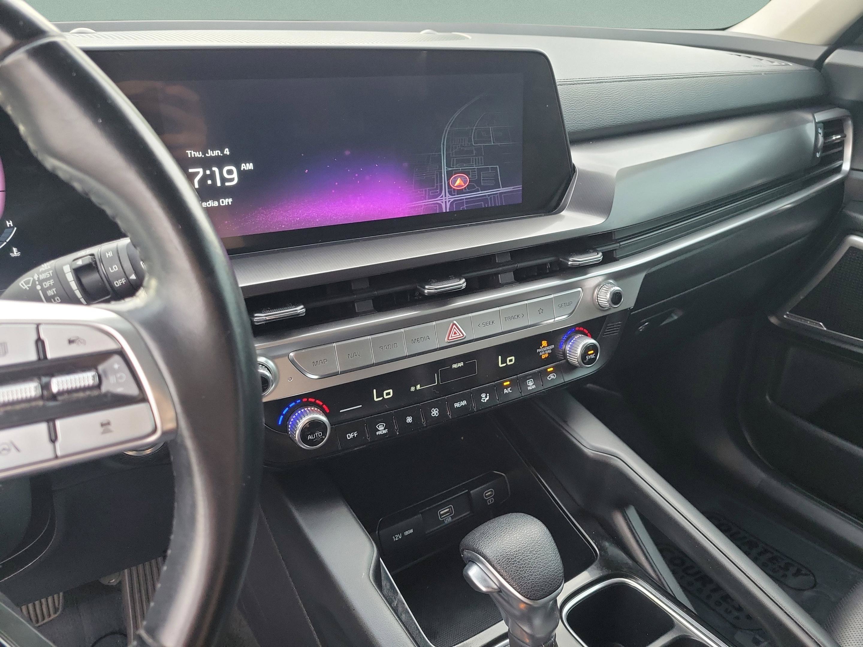 Used 2023 Kia Telluride LX FWD image 18