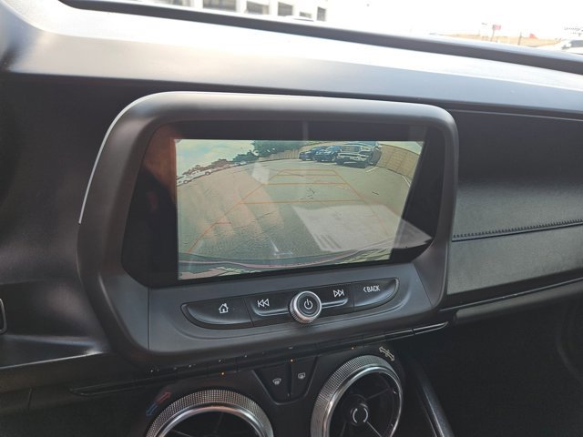Used 2018 Chevrolet Camaro SS RWD image 17
