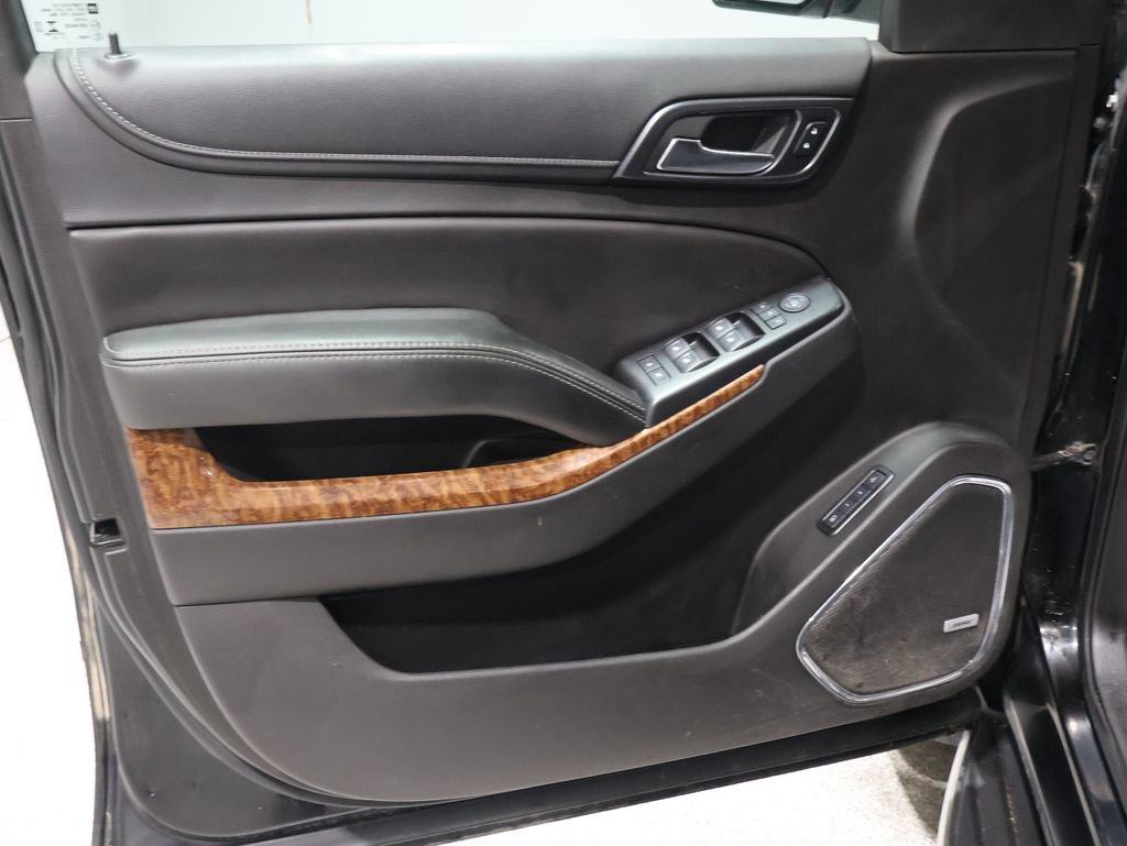 Used 2018 Chevrolet Suburban Premier image 13