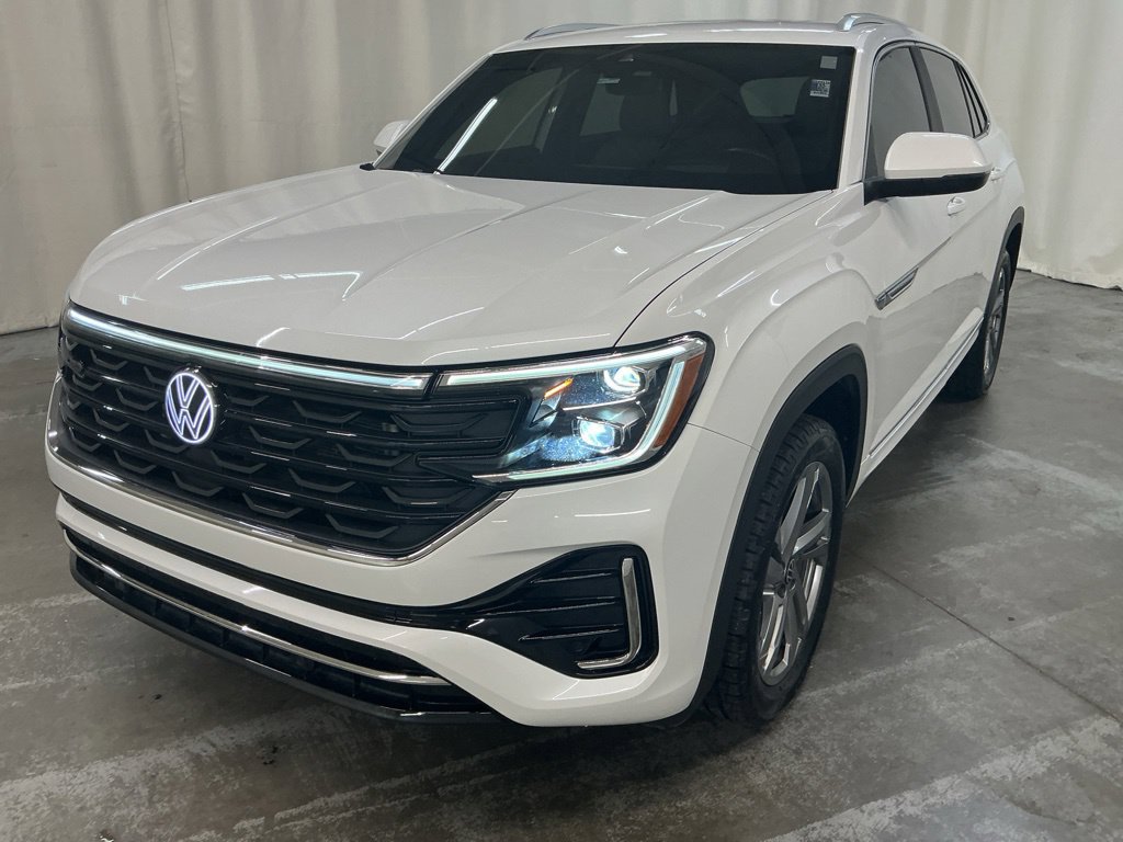 Used 2024 Volkswagen Atlas Cross Sport SEL R-Line AWD/4WD image 3