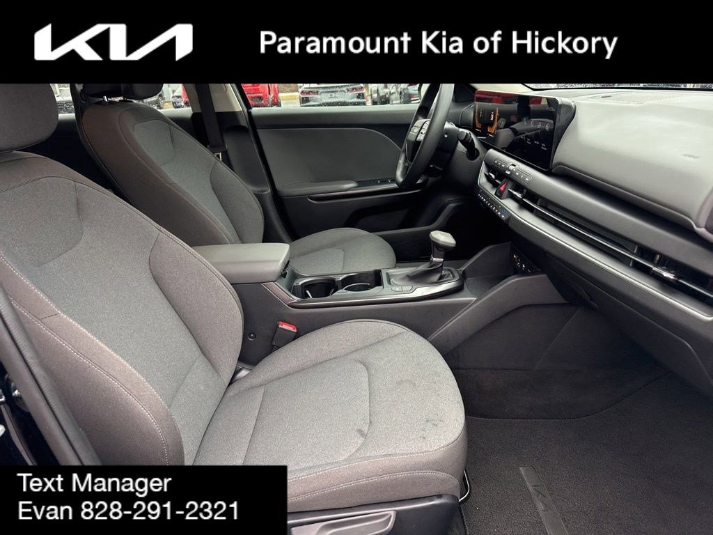 Used 2025 Kia K4 LX image 30