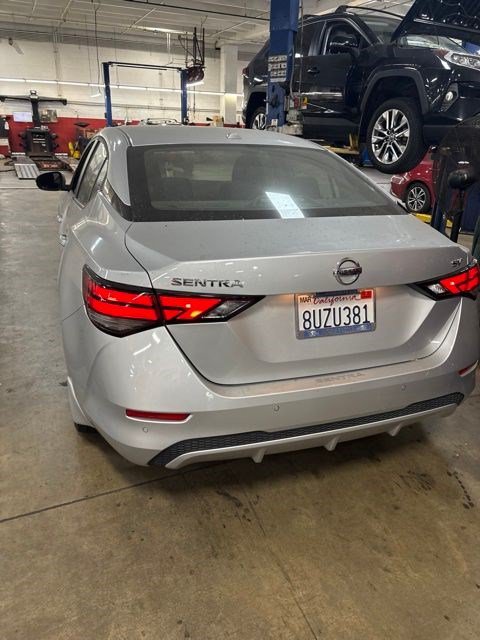 Used 2020 Nissan Sentra SV FWD image 2