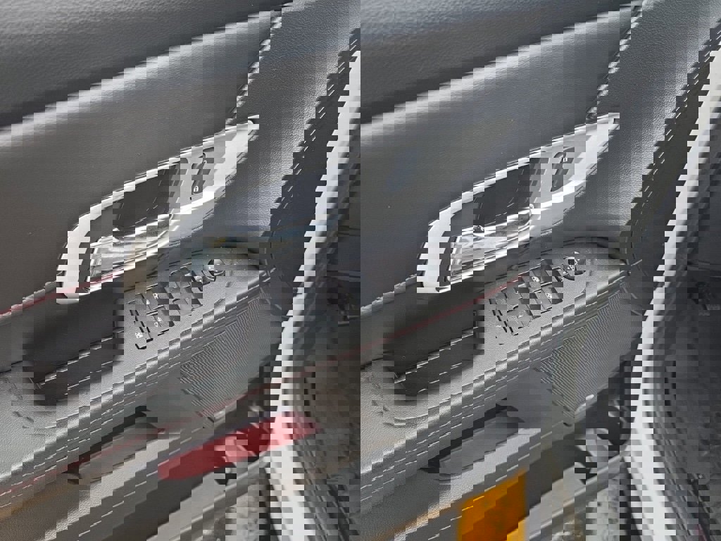 Used 2015 GMC Terrain SLE w/ Chrome Edition image 15