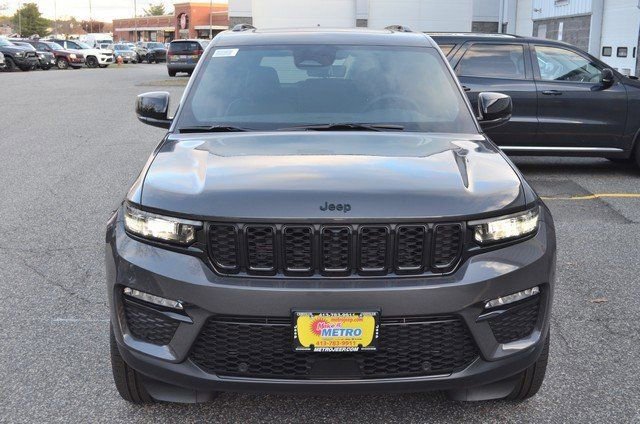 New 2025 Jeep Grand Cherokee Limited w/ Luxury Tech Group II image 3