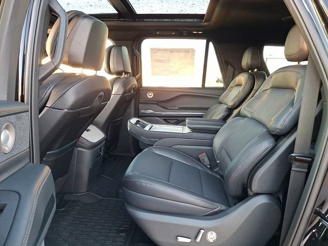 New 2025 Lincoln Navigator L Reserve w/ Jet Appearance Package AWD/4WD image 5