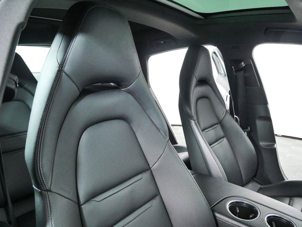 Certified 2023 Porsche Panamera image 24