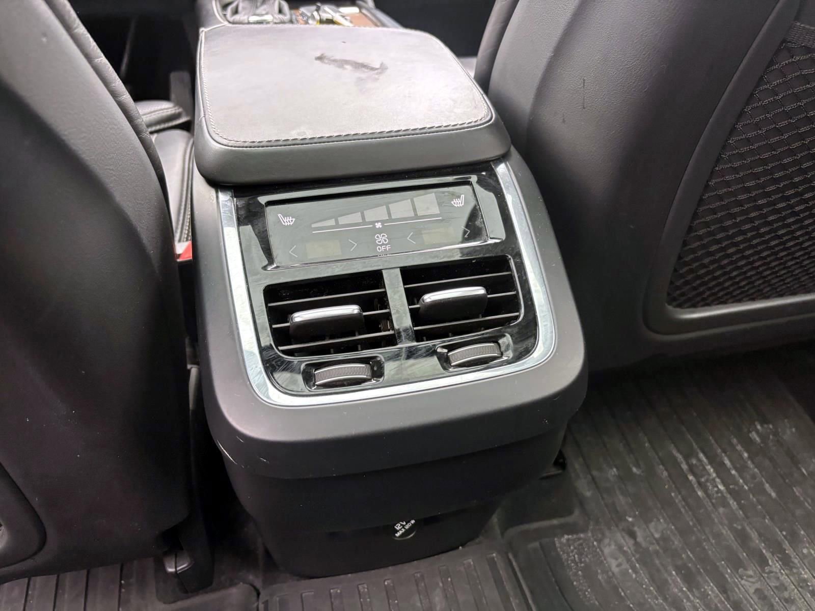 Used 2017 Volvo XC90 T6 Inscription w/ Vision Package image 32