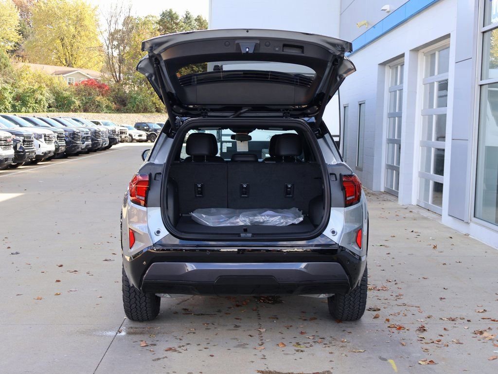 New 2026 GMC Terrain AT4 w/ LPO, Black Badging Package image 28