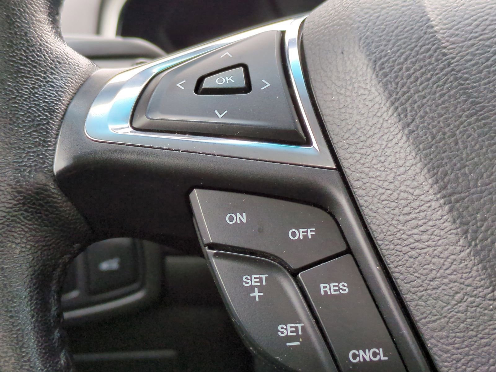 Used 2018 Ford Edge SEL w/ Equipment Group 201A image 30