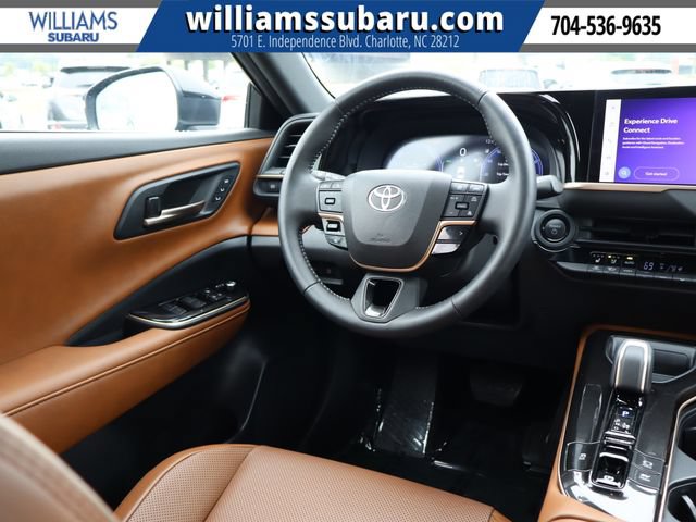 Used 2025 Toyota Crown Signia AWD/4WD image 10