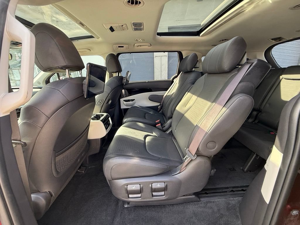 Certified 2024 Kia Carnival SX Prestige FWD image 12