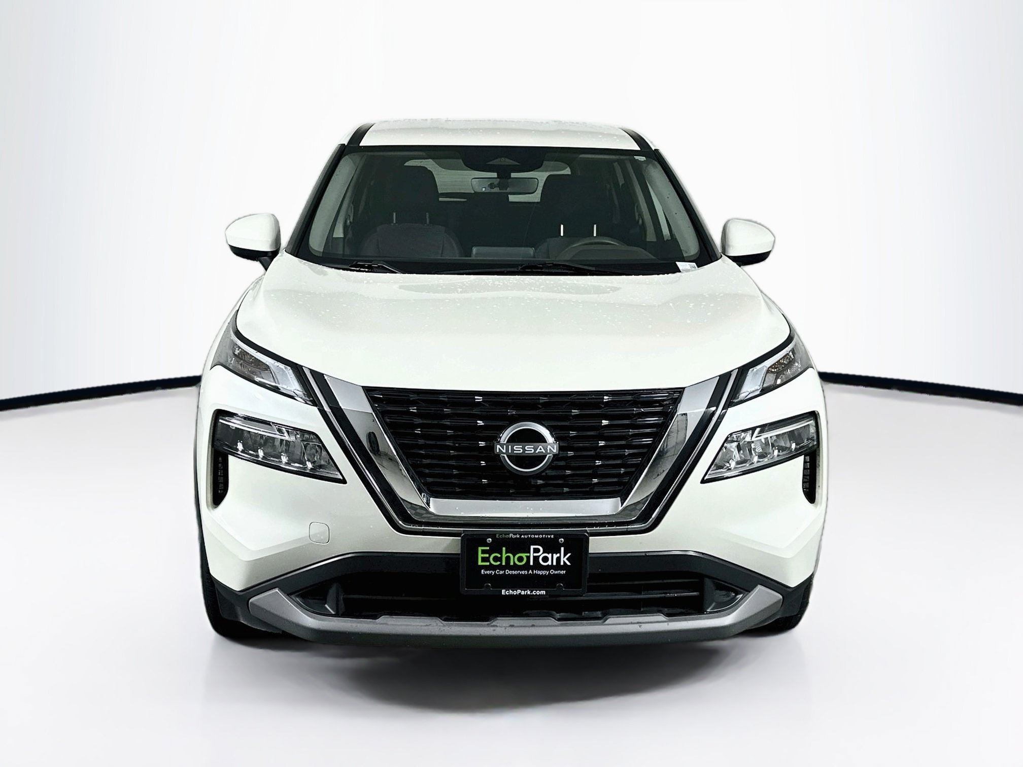 Used 2023 Nissan Rogue SV FWD image 2