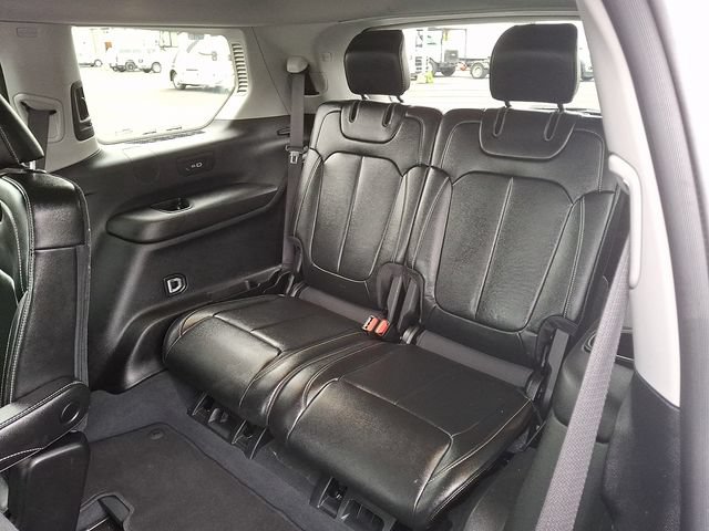 Used 2023 Jeep Grand Cherokee L Limited w/ Black Appearance Package AWD/4WD image 14