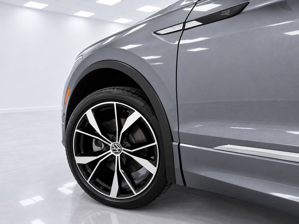 Used 2022 Volkswagen Tiguan SEL R-Line AWD/4WD image 10