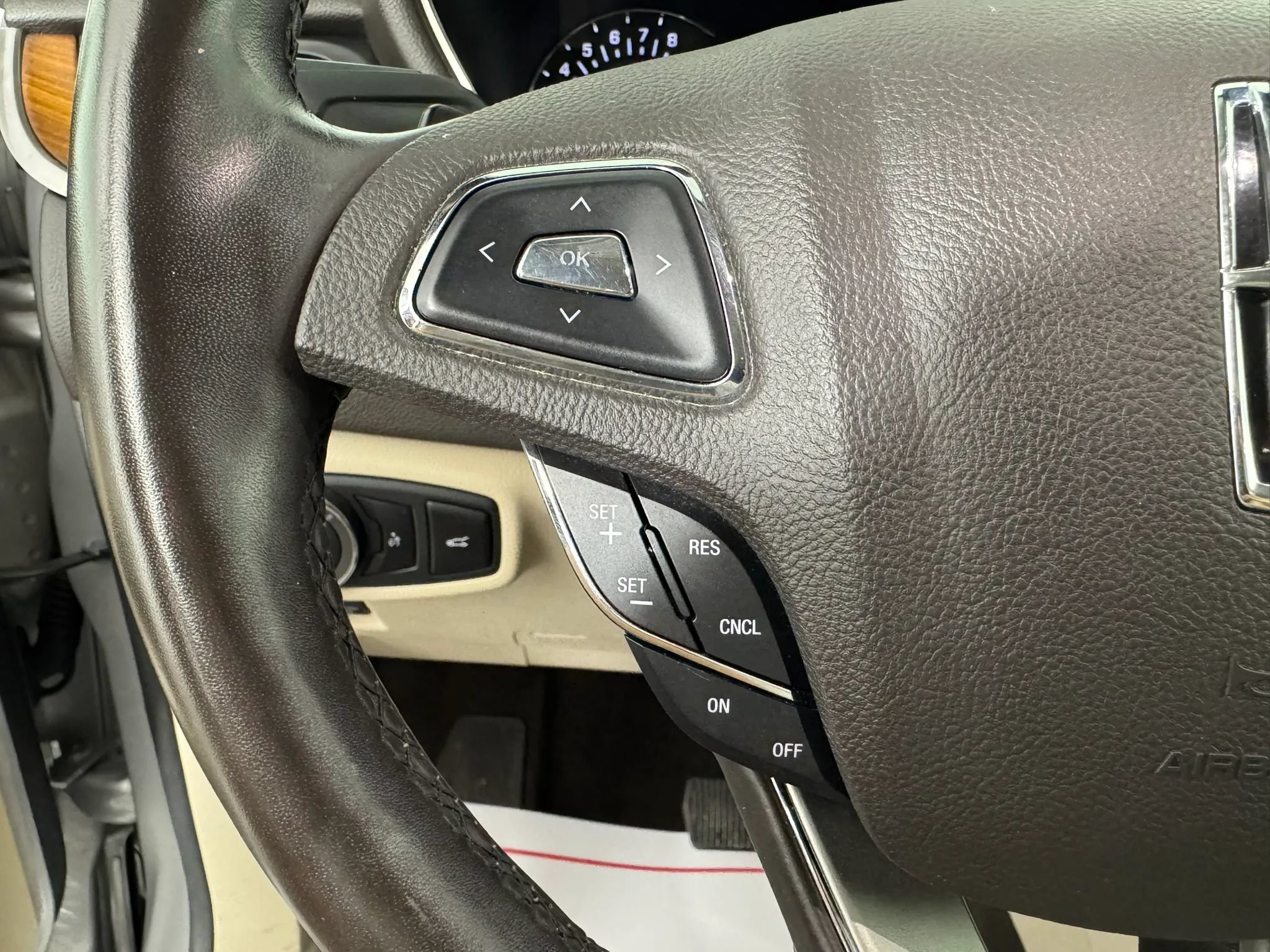 Used 2019 Lincoln MKC Select w/ Select Plus Package AWD/4WD image 15