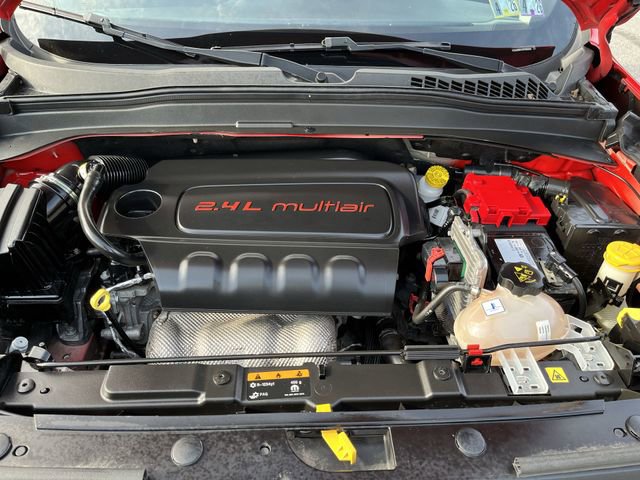 Used 2019 Jeep Renegade Latitude w/ Cold Weather Group image 19