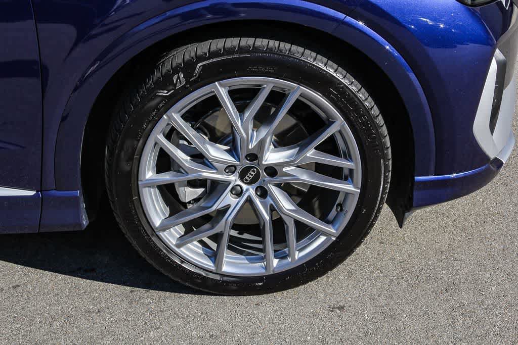 Used 2025 Audi Q4 e-tron Premium Plus w/ Premium Plus AWD/4WD image 9