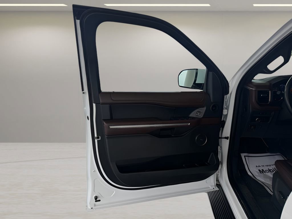 Used 2024 Ford Expedition Max Limited image 11