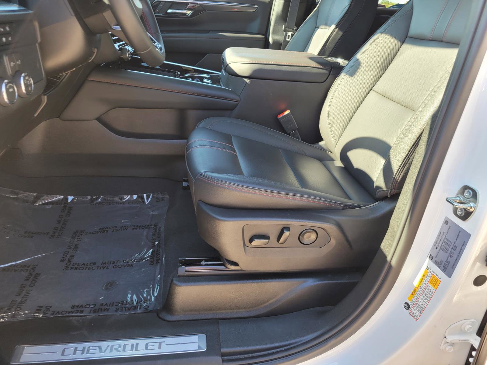 Used 2026 Chevrolet Suburban RST RWD image 18