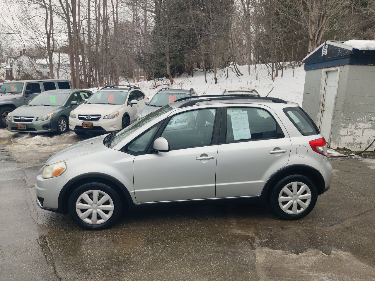 Used 2011 Suzuki SX4 AWD Hatchback image 3