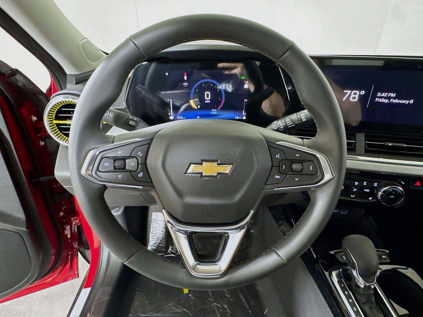 New 2026 Chevrolet Trax LT w/ Driver Confidence Package FWD image 6