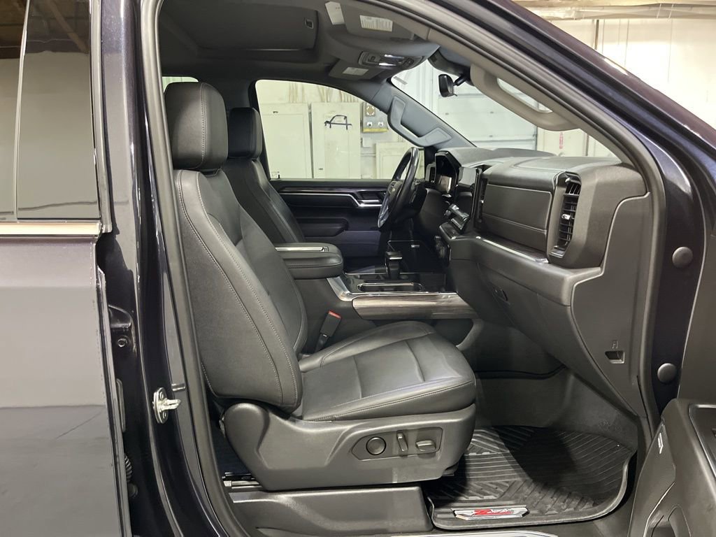 Used 2022 Chevrolet Silverado 1500 LTZ w/ LTZ Premium Package image 28