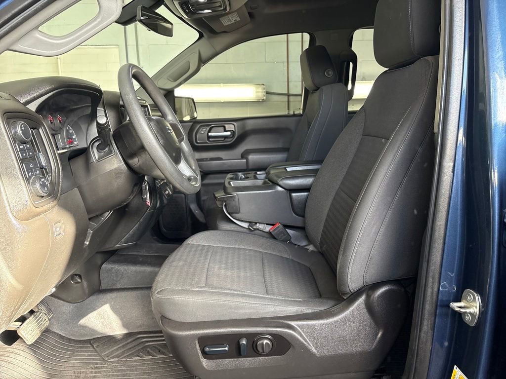 Used 2022 Chevrolet Silverado 1500 Custom Trail Boss w/ LPO, Dark Essentials Package image 12