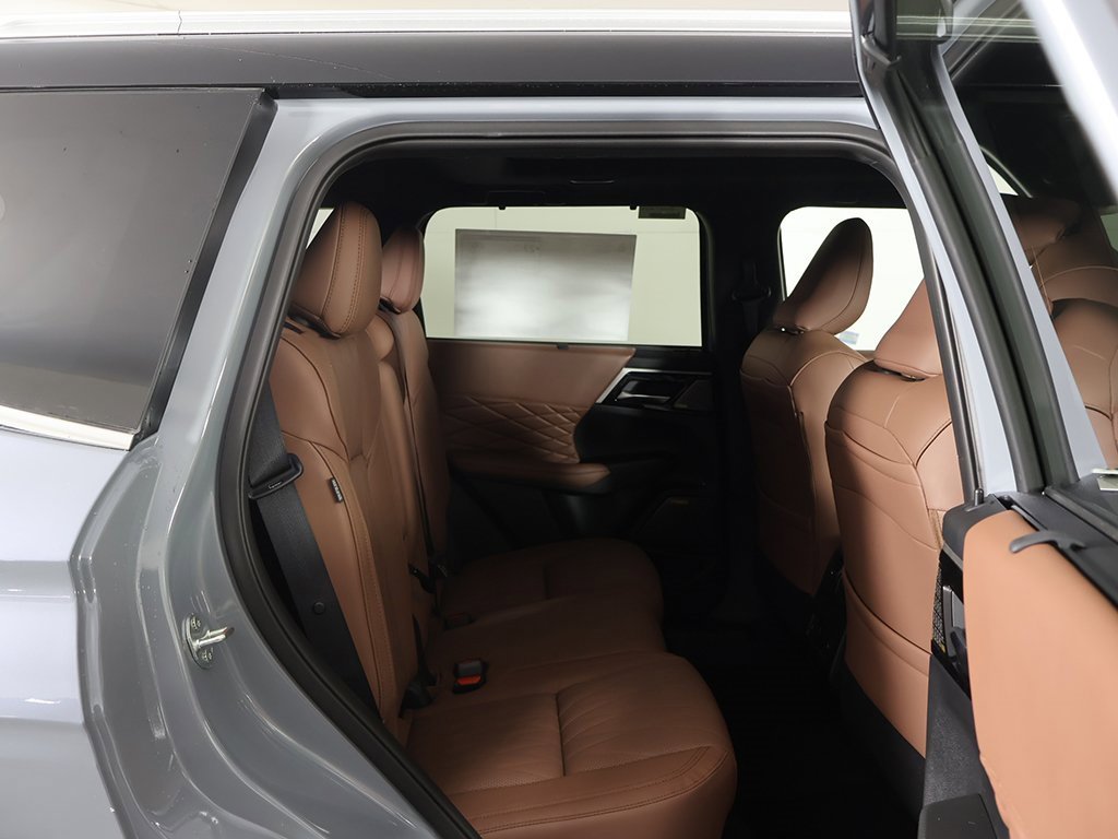 New 2026 Mitsubishi Outlander SEL image 34