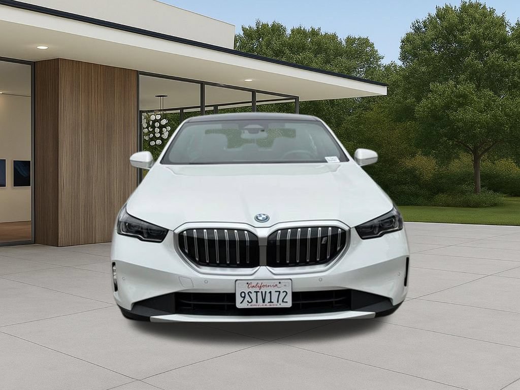 Used 2025 BMW i5 xDrive40 w/ Premium Package AWD/4WD image 4