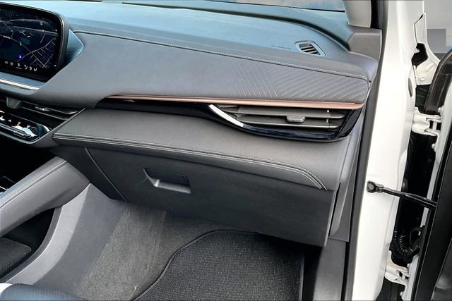 Certified 2025 Buick Envision Sport Touring image 16