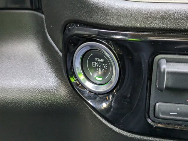 Used 2025 Chevrolet Silverado 2500 LT w/ Convenience Package image 27