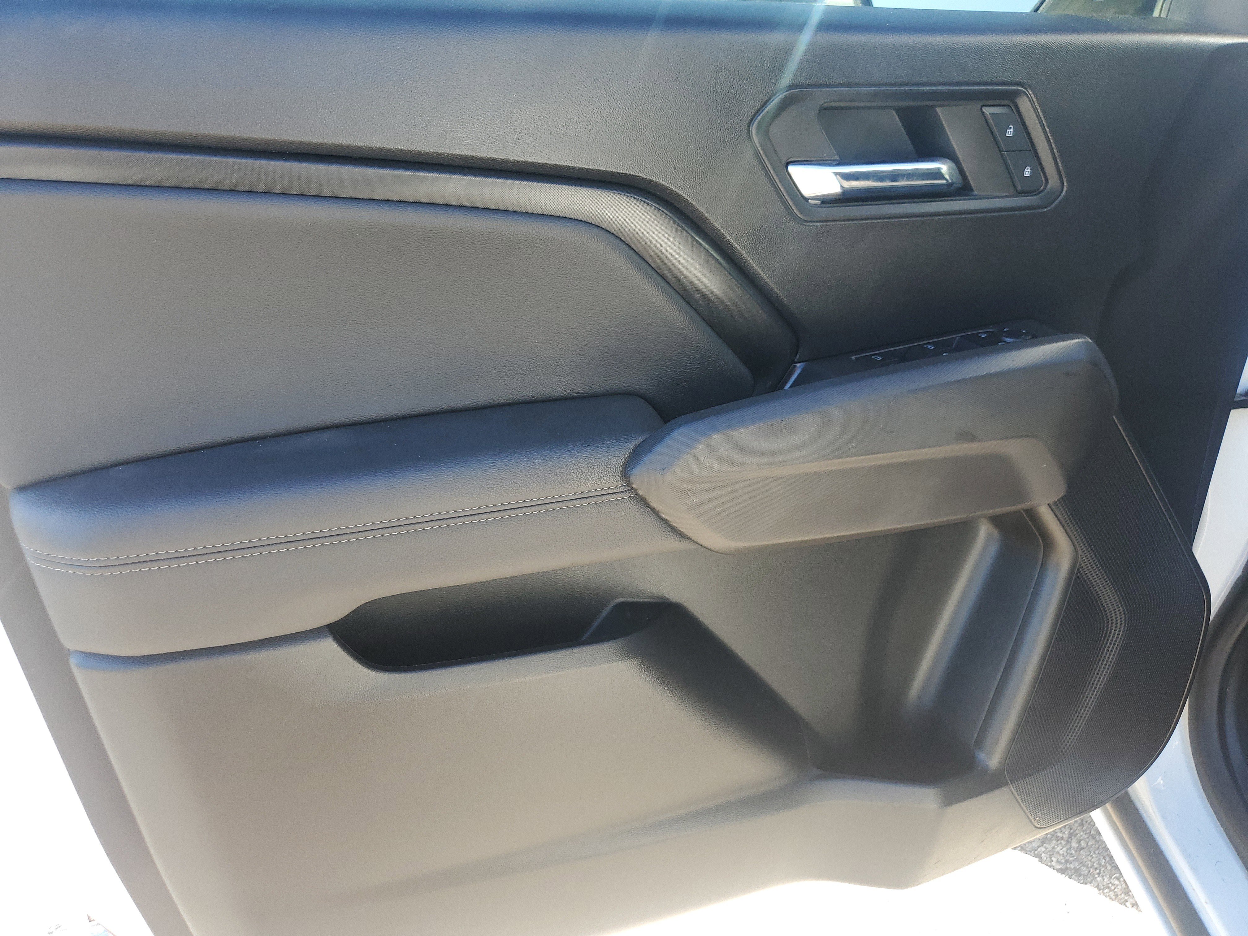 Used 2023 Chevrolet Colorado LT w/ LT Convenience Package II image 22