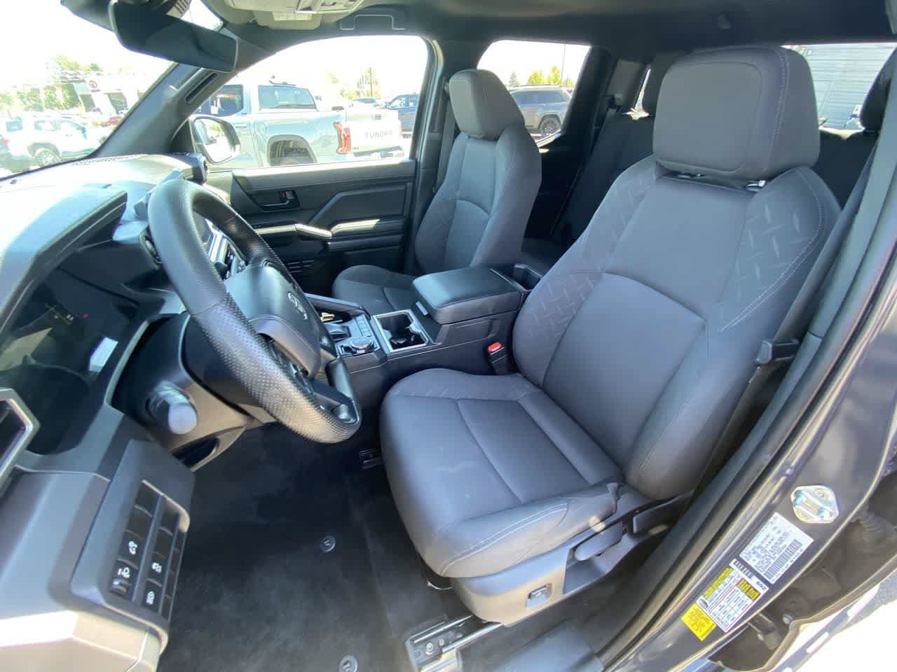 Certified 2024 Toyota Tacoma SR5 AWD/4WD image 11