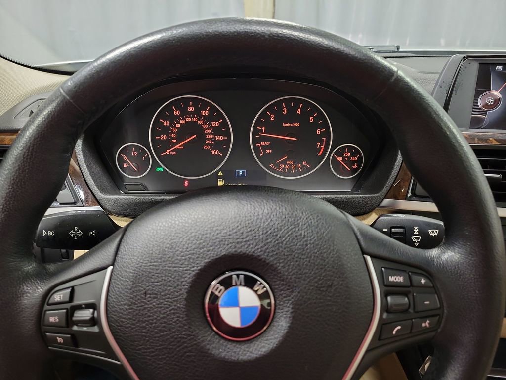 Used 2015 BMW 328i xDrive Sedan w/ Premium Package image 16