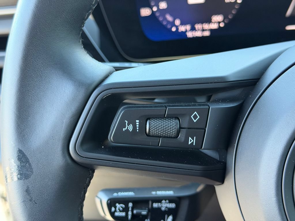 Used 2025 Porsche Macan 4 Electric AWD/4WD image 29
