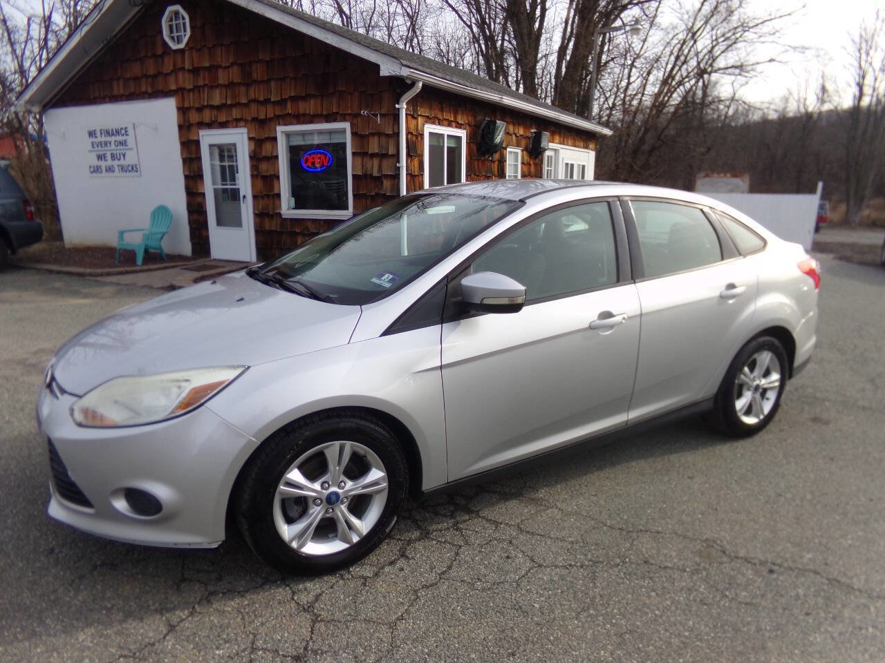 Used 2013 Ford Focus SE image 1