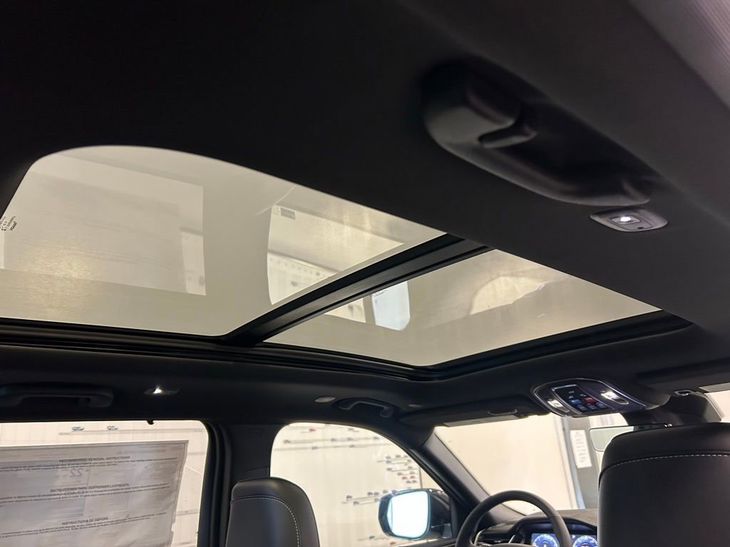 New 2025 Jeep Grand Cherokee Limited w/ Luxury Tech Group II image 20