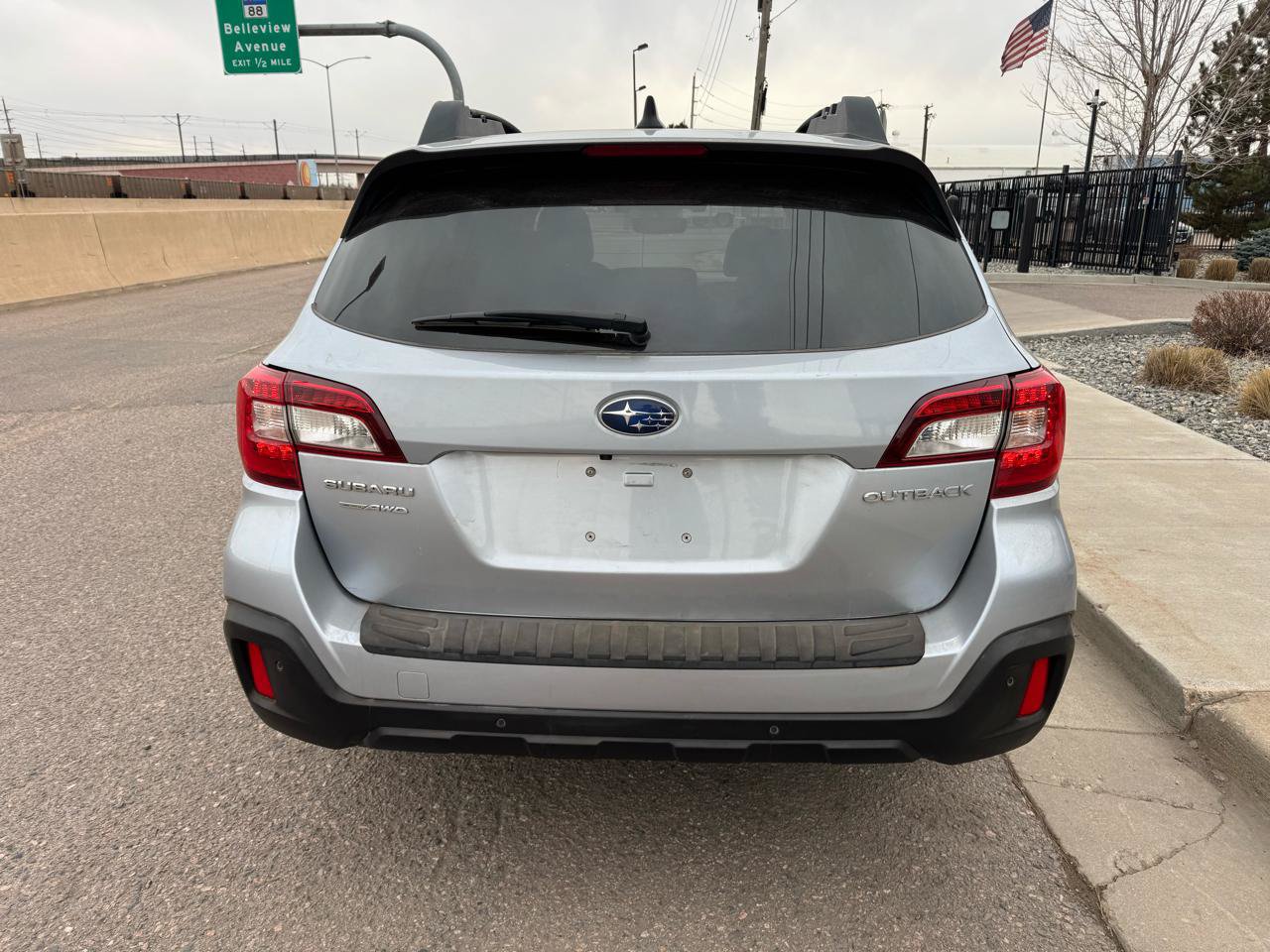 Used 2018 Subaru Outback 2.5i Limited AWD/4WD image 3